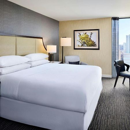 Sheraton Hamilton Hotel Exterior foto