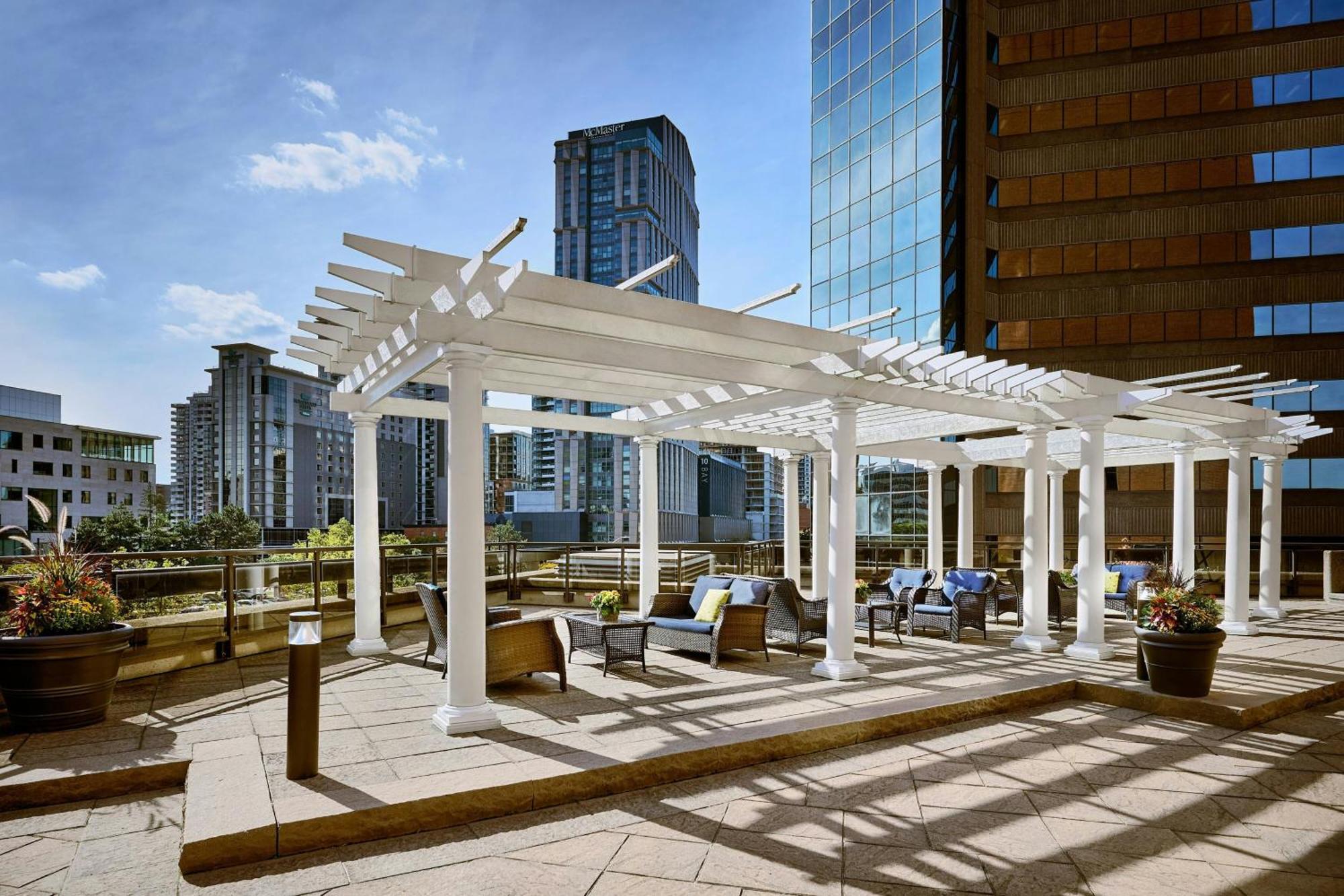 Sheraton Hamilton Hotel Exterior foto